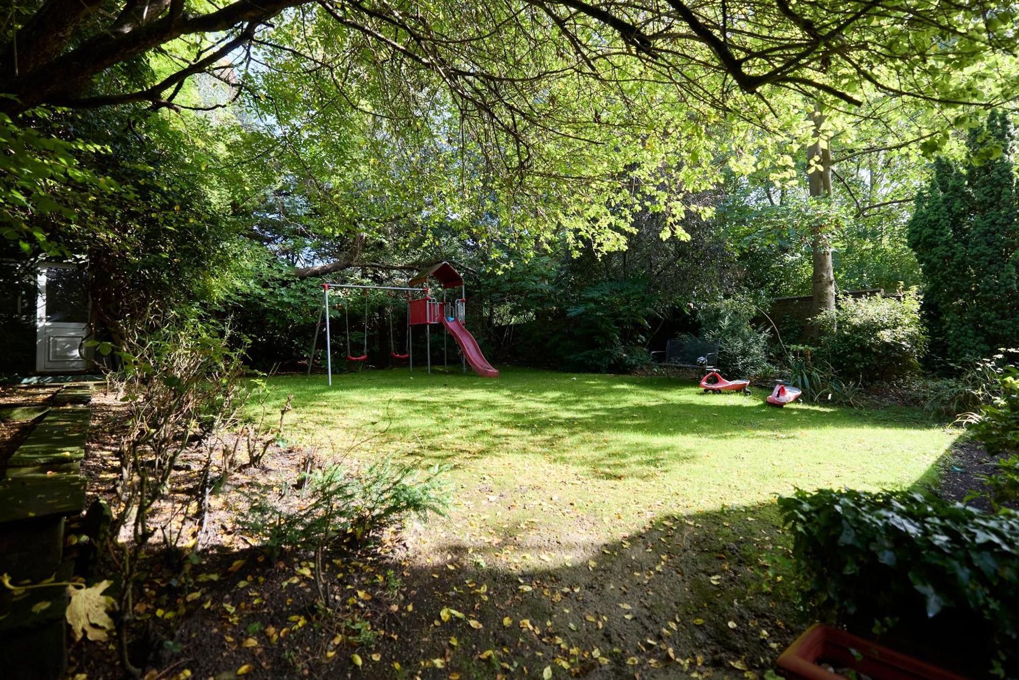 The Primrose Hill Place - Charming 4bdr Flat With Communal Garden Appartamento